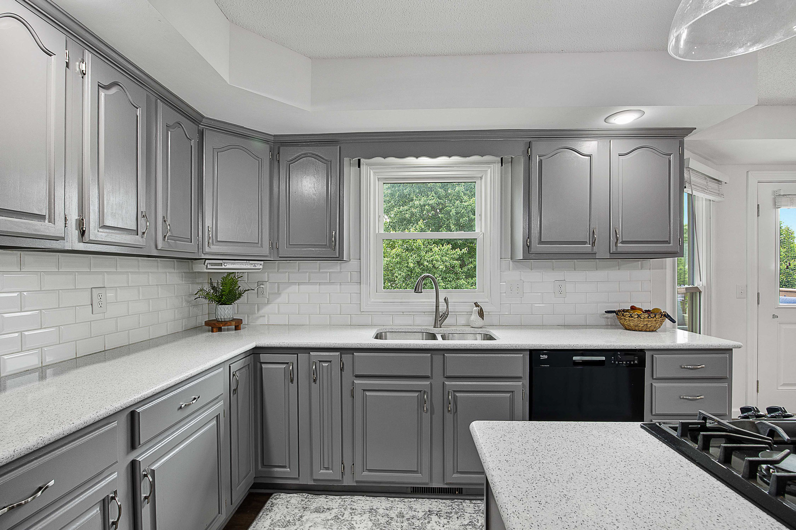 1202 Kenneth Drive, Bloomington, IL 61704