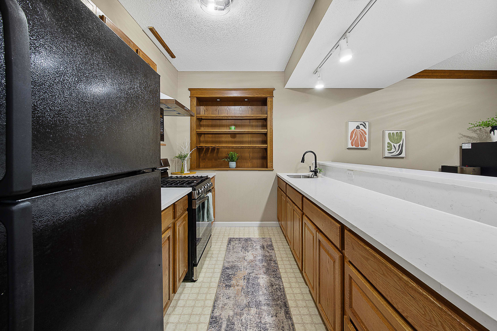 1202 Kenneth Drive, Bloomington, IL 61704