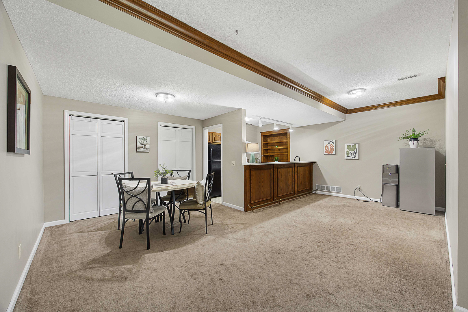 1202 Kenneth Drive, Bloomington, IL 61704