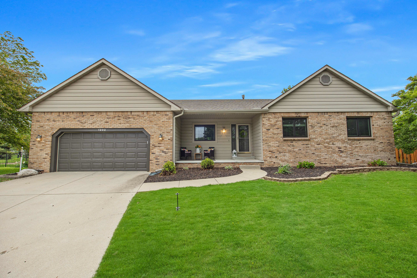 1202 Kenneth Drive, Bloomington, IL 61704