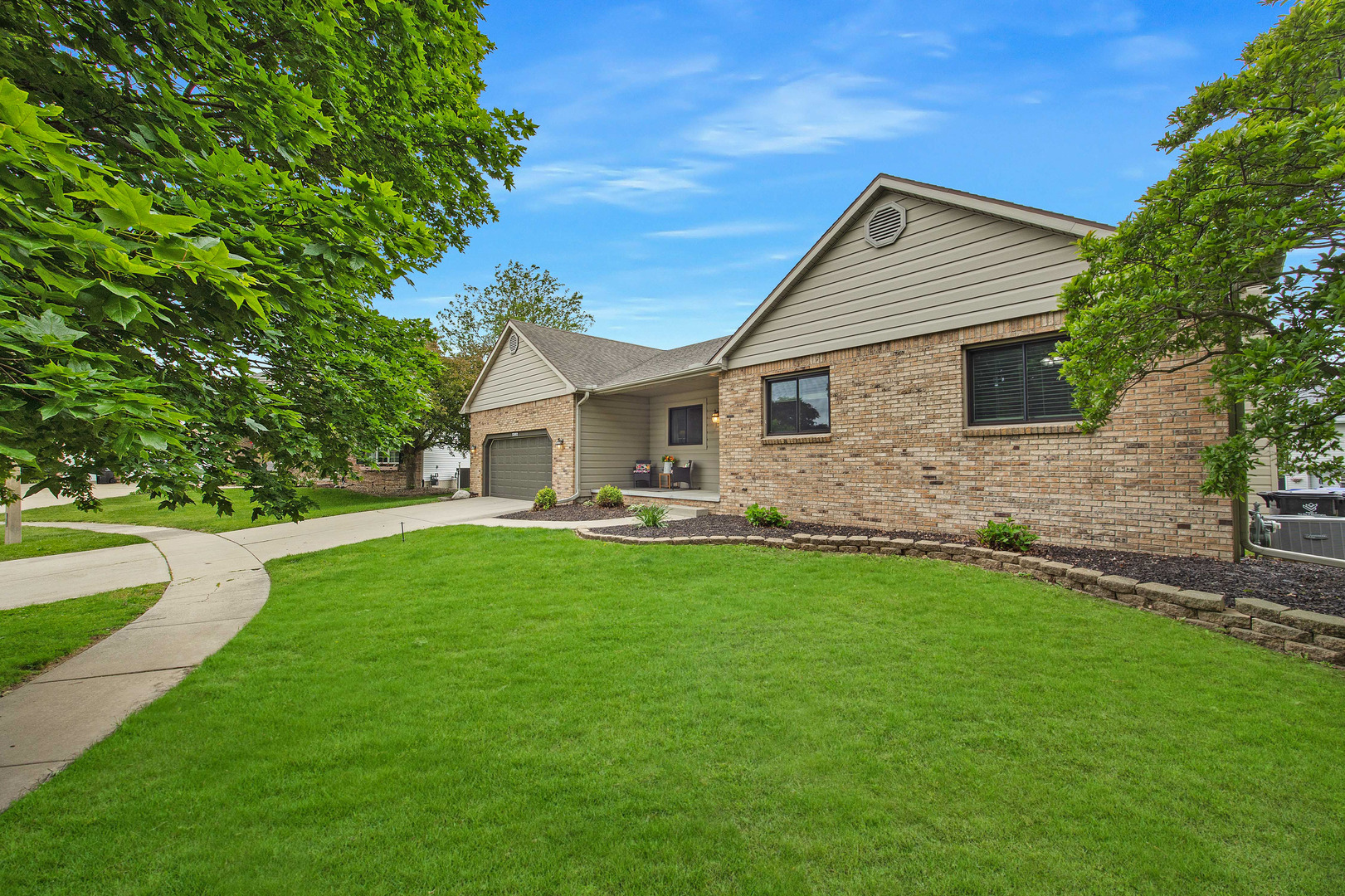 1202 Kenneth Drive, Bloomington, IL 61704