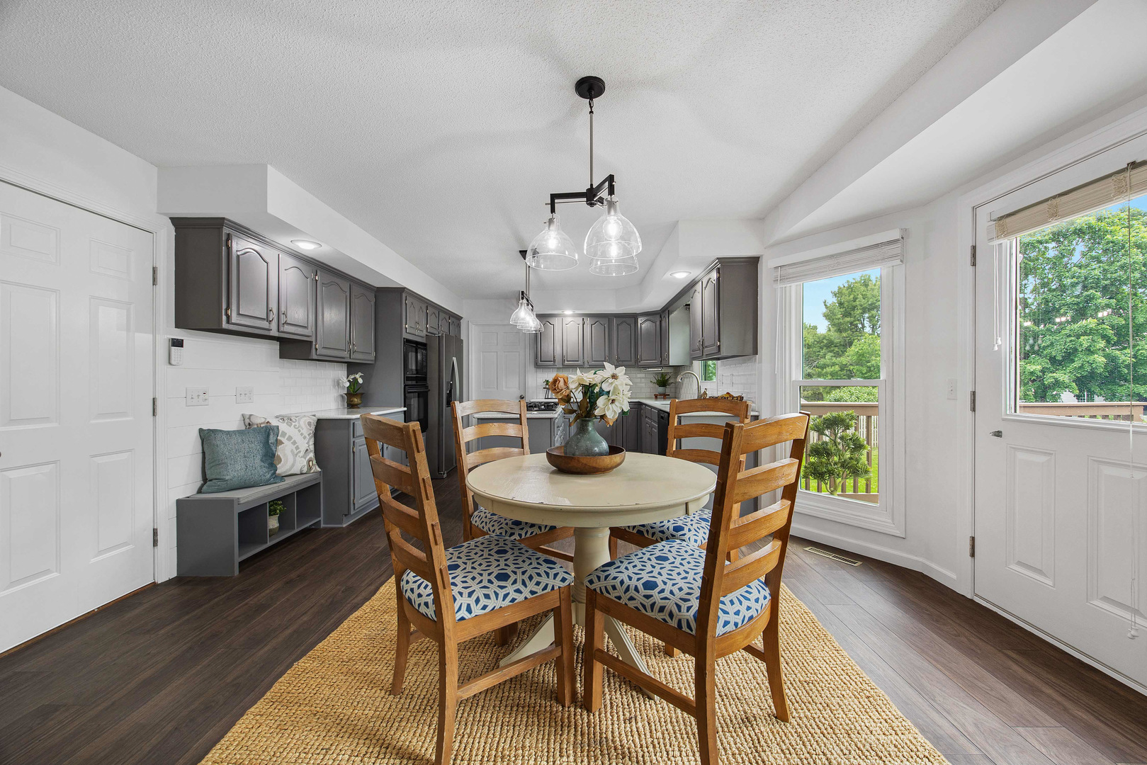 1202 Kenneth Drive, Bloomington, IL 61704