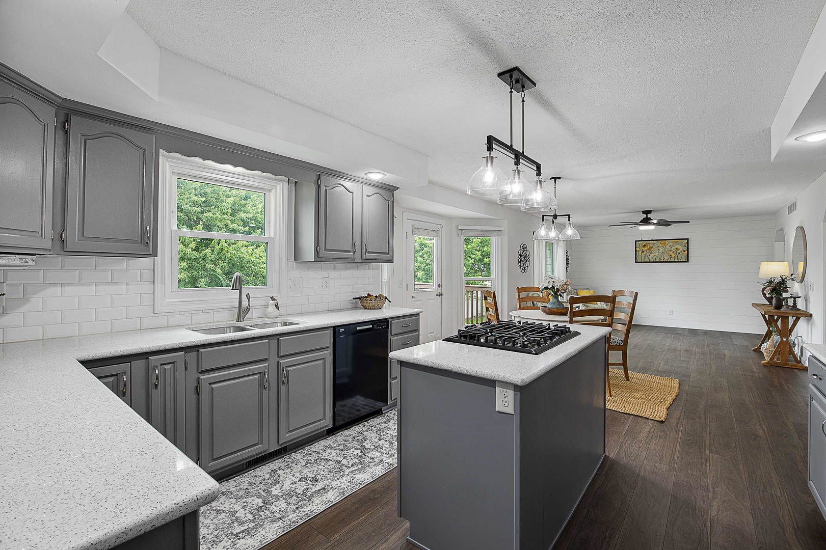 1202 Kenneth Drive, Bloomington, IL 61704