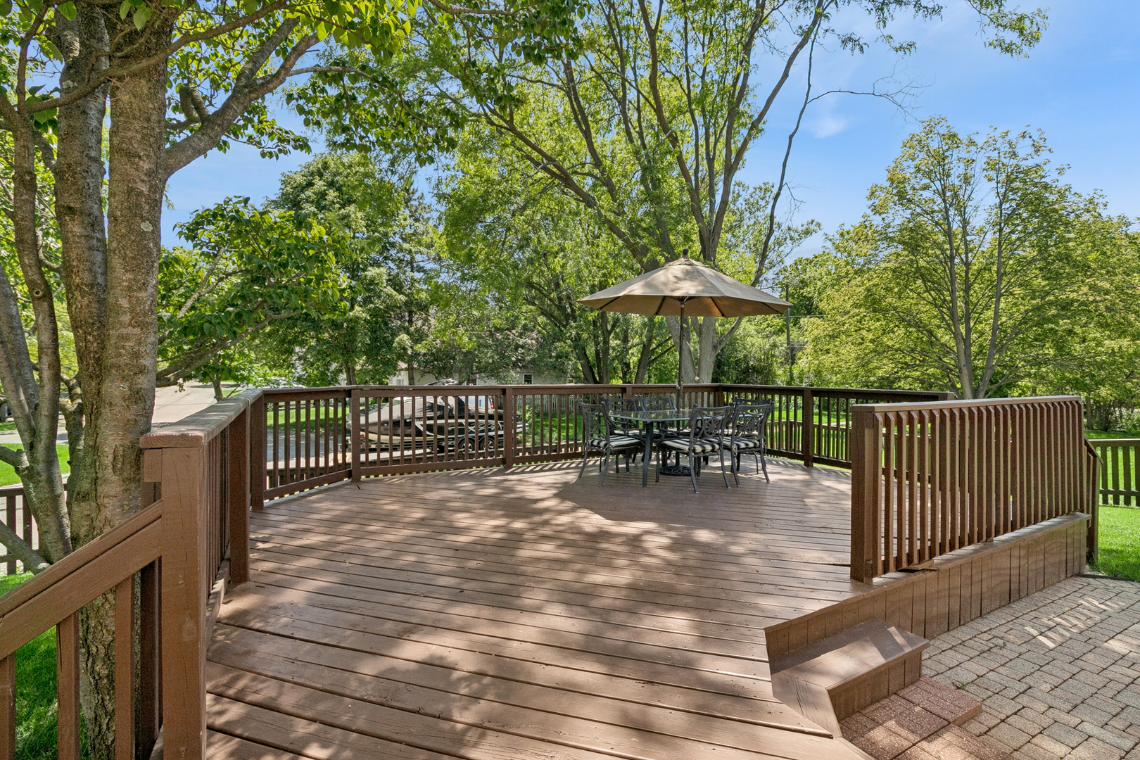 139 N Crooked Lake Lane, Lindenhurst, IL 60046