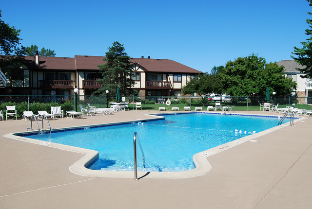 1106 Wildberry Court #B1, Wheeling, IL 60090