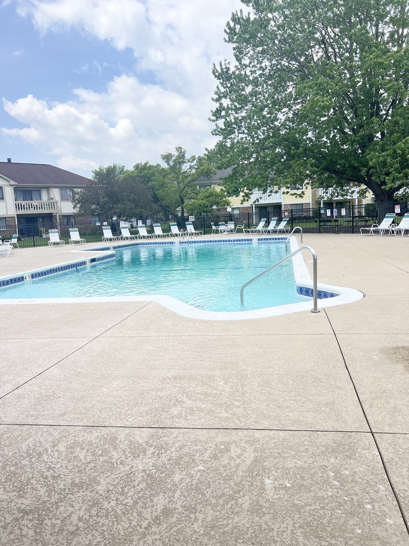 1106 Wildberry Court #B1, Wheeling, IL 60090
