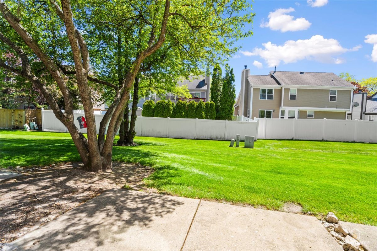 1242 Shawford Way, Elgin, IL 60120