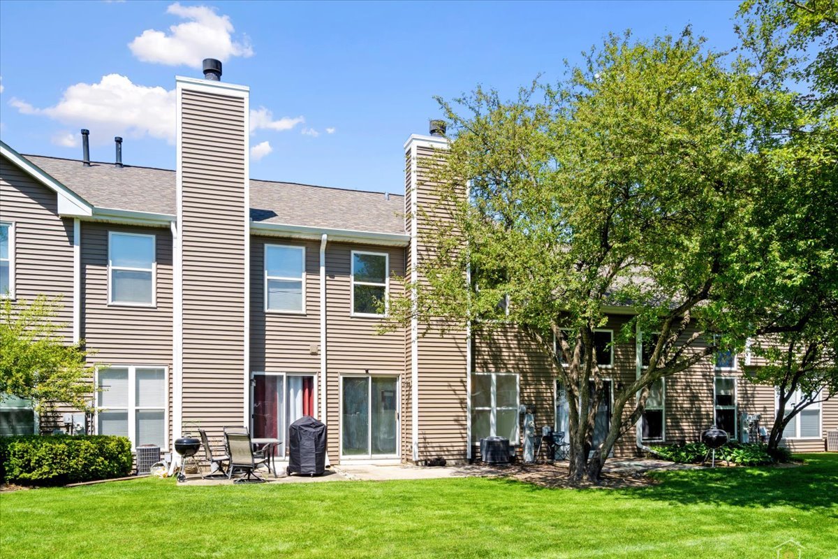 1242 Shawford Way, Elgin, IL 60120