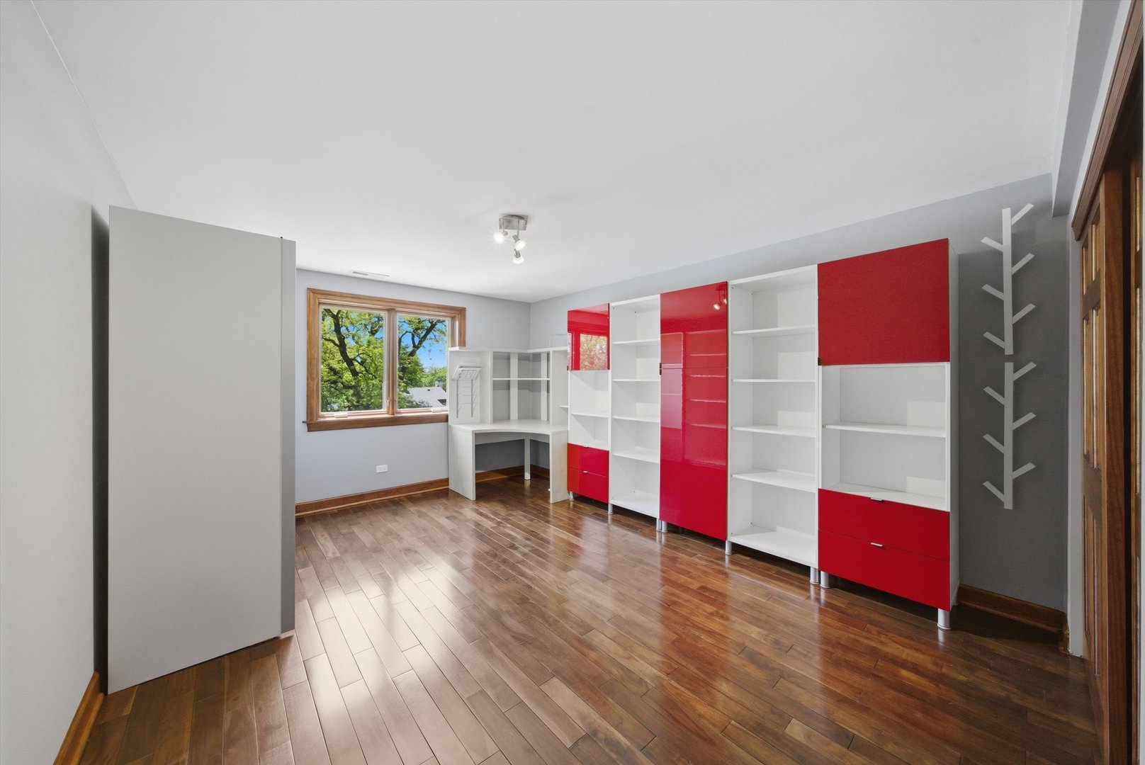 2218 N Newland Avenue #401, Chicago, IL 60707