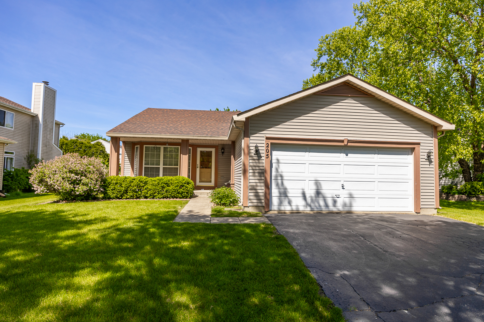 205 Woodlet Lane, Bolingbrook, IL 60490