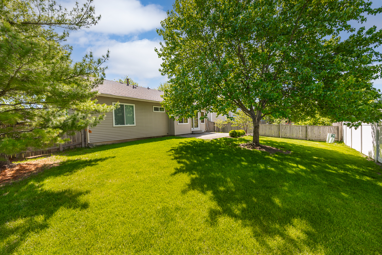 205 Woodlet Lane, Bolingbrook, IL 60490