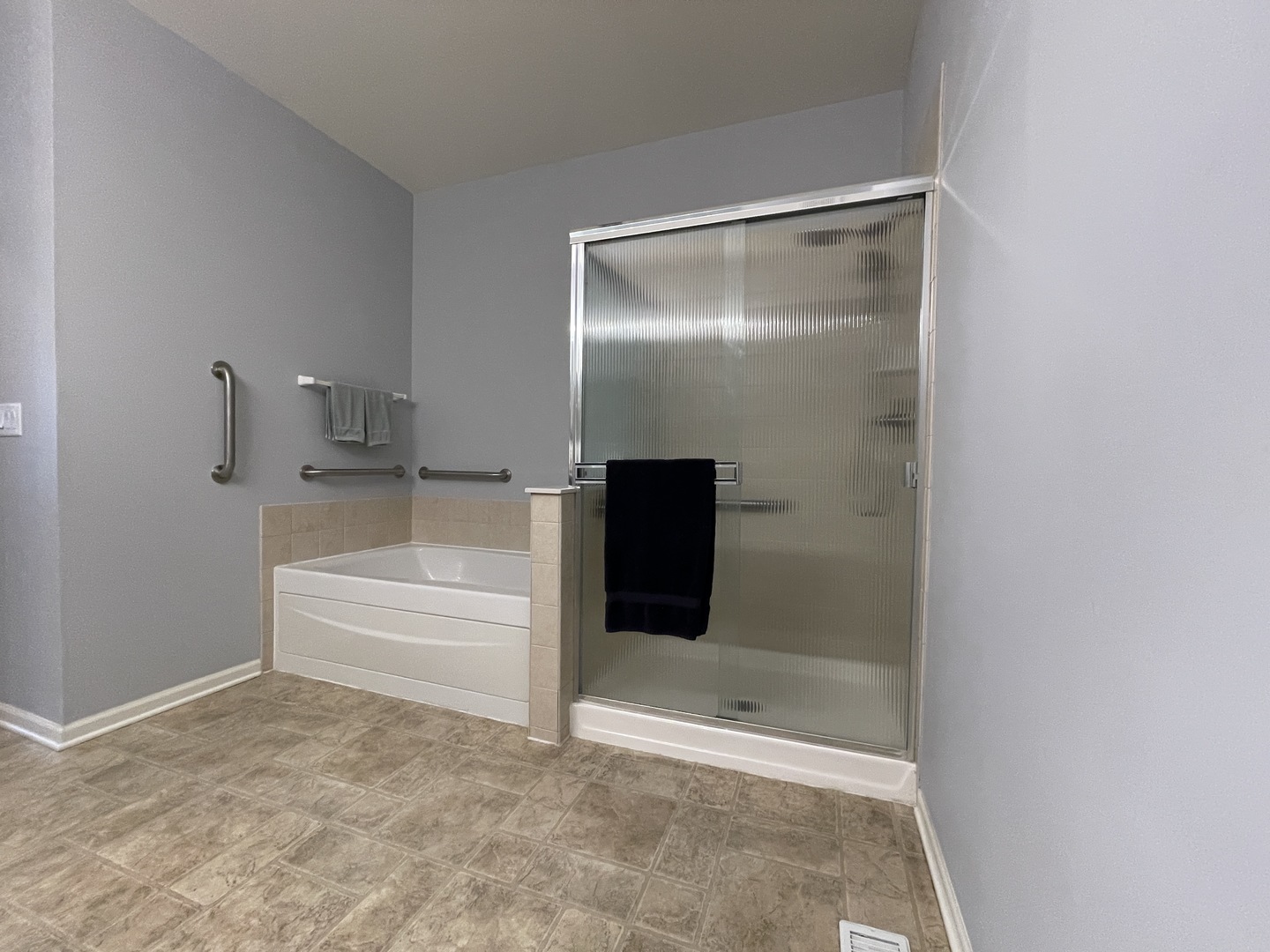 2815 NORMANDY Circle, Naperville, IL 60564