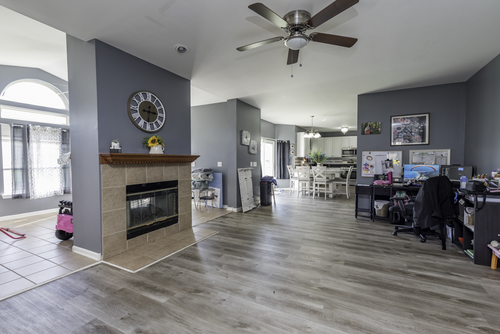 1995 W Meadowview Drive, Round Lake, IL 60073