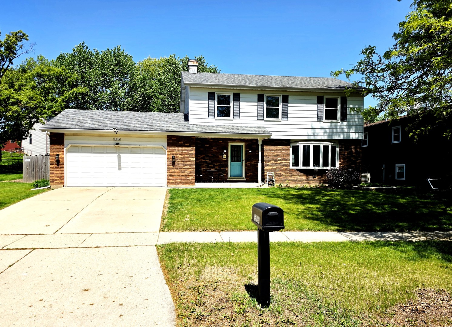 1234 N Lyle Avenue, Elgin, IL 60123