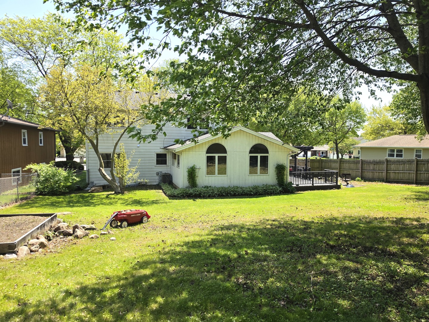 1234 N Lyle Avenue, Elgin, IL 60123