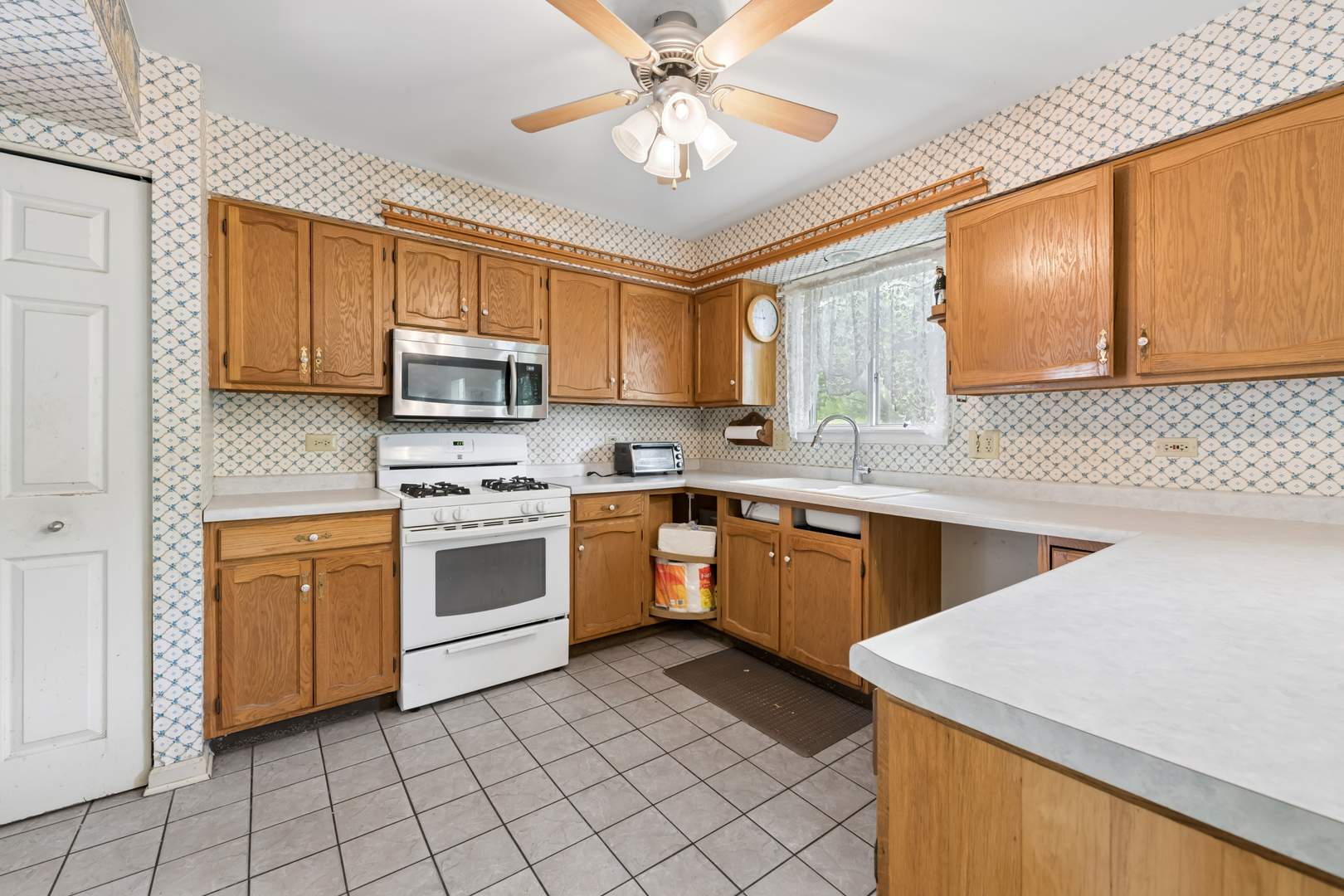 417 Taubert Avenue, Batavia, IL 60510