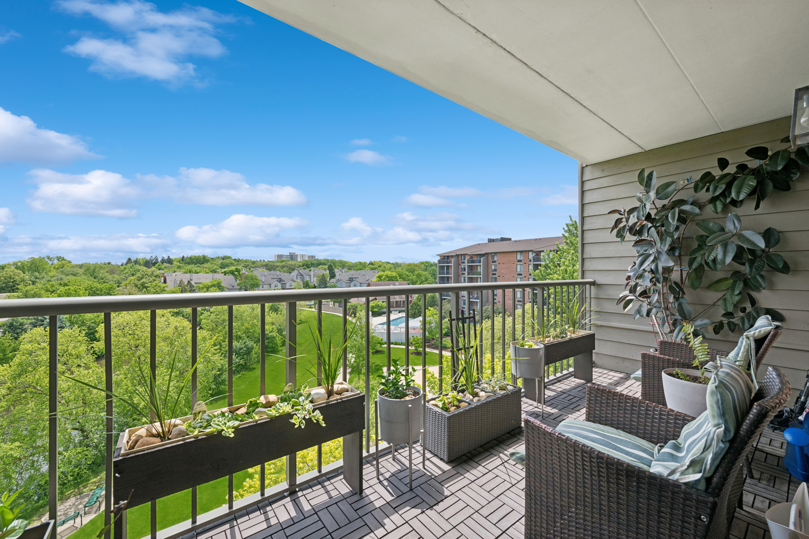 75 Kristin Circle #512, Schaumburg, IL 60195