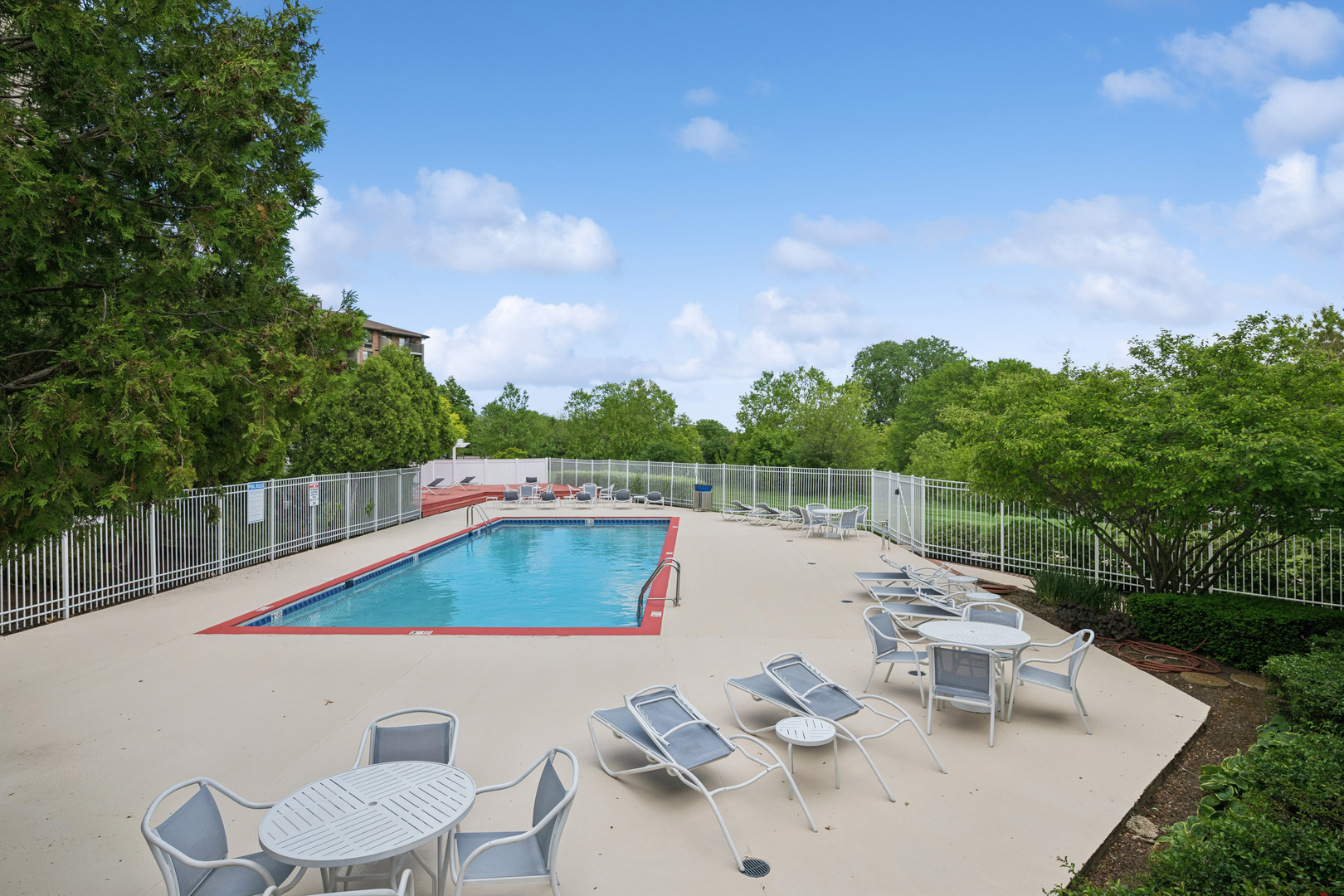75 Kristin Circle #512, Schaumburg, IL 60195