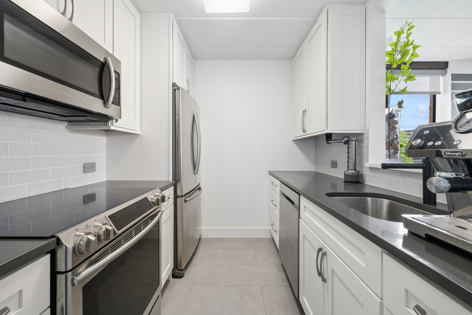 75 Kristin Circle #512, Schaumburg, IL 60195