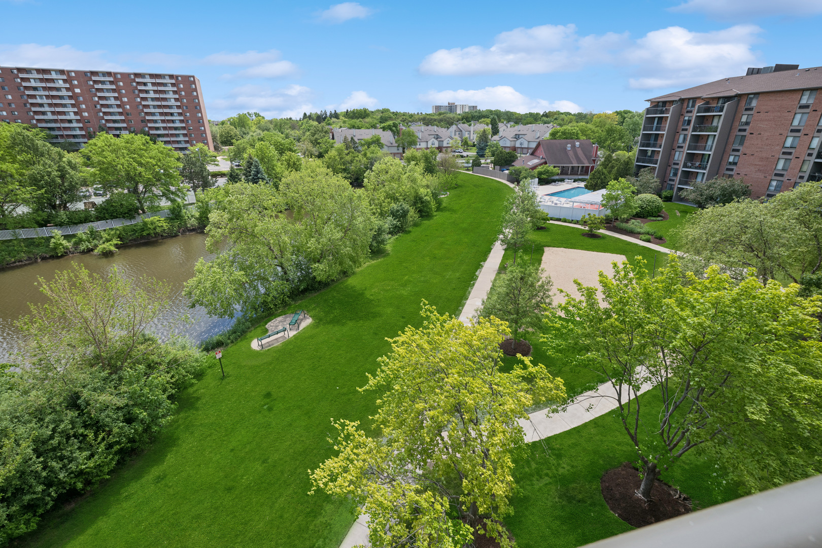 75 Kristin Circle #512, Schaumburg, IL 60195