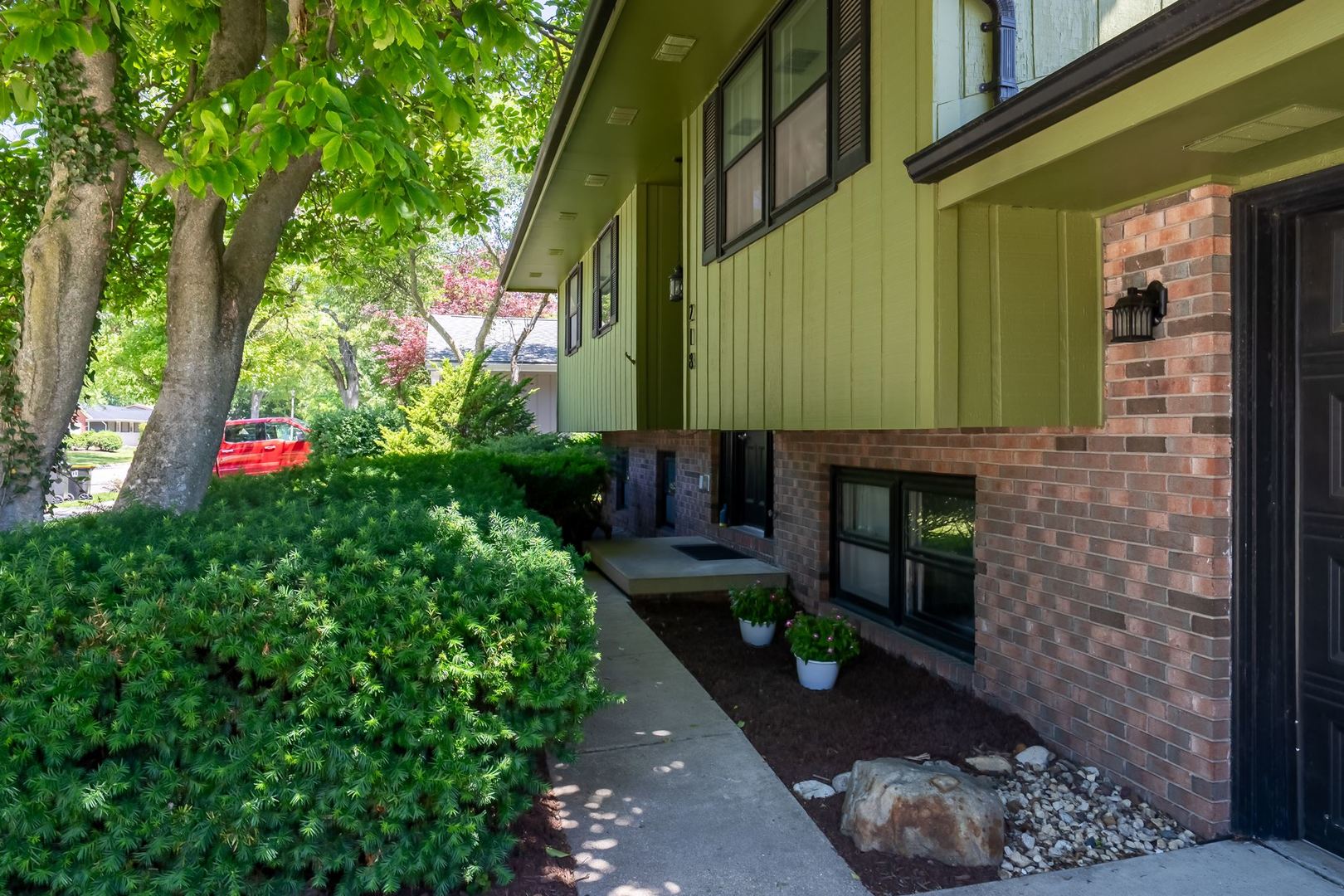218 Cambridge Drive, Normal, IL 61761