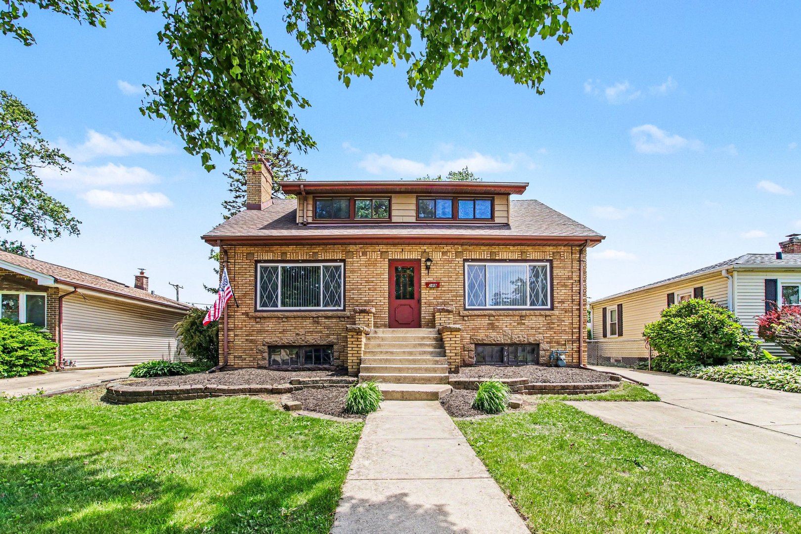 289 S Pick Avenue, Elmhurst, IL 60126