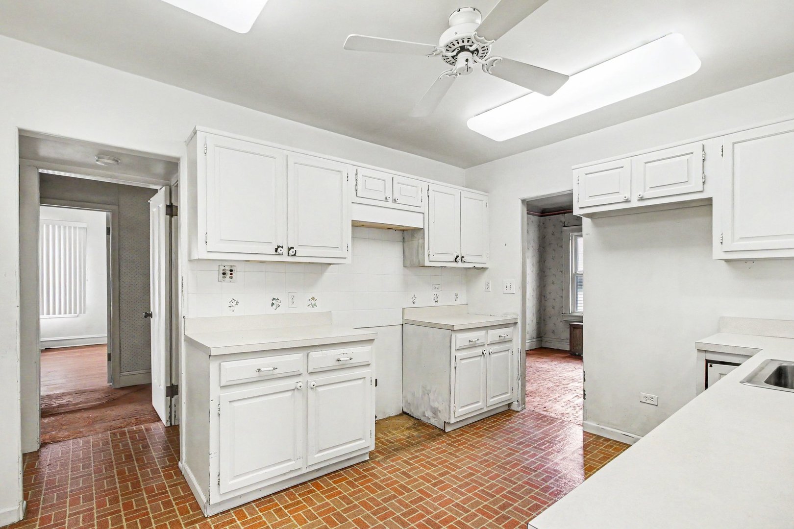 289 S Pick Avenue, Elmhurst, IL 60126