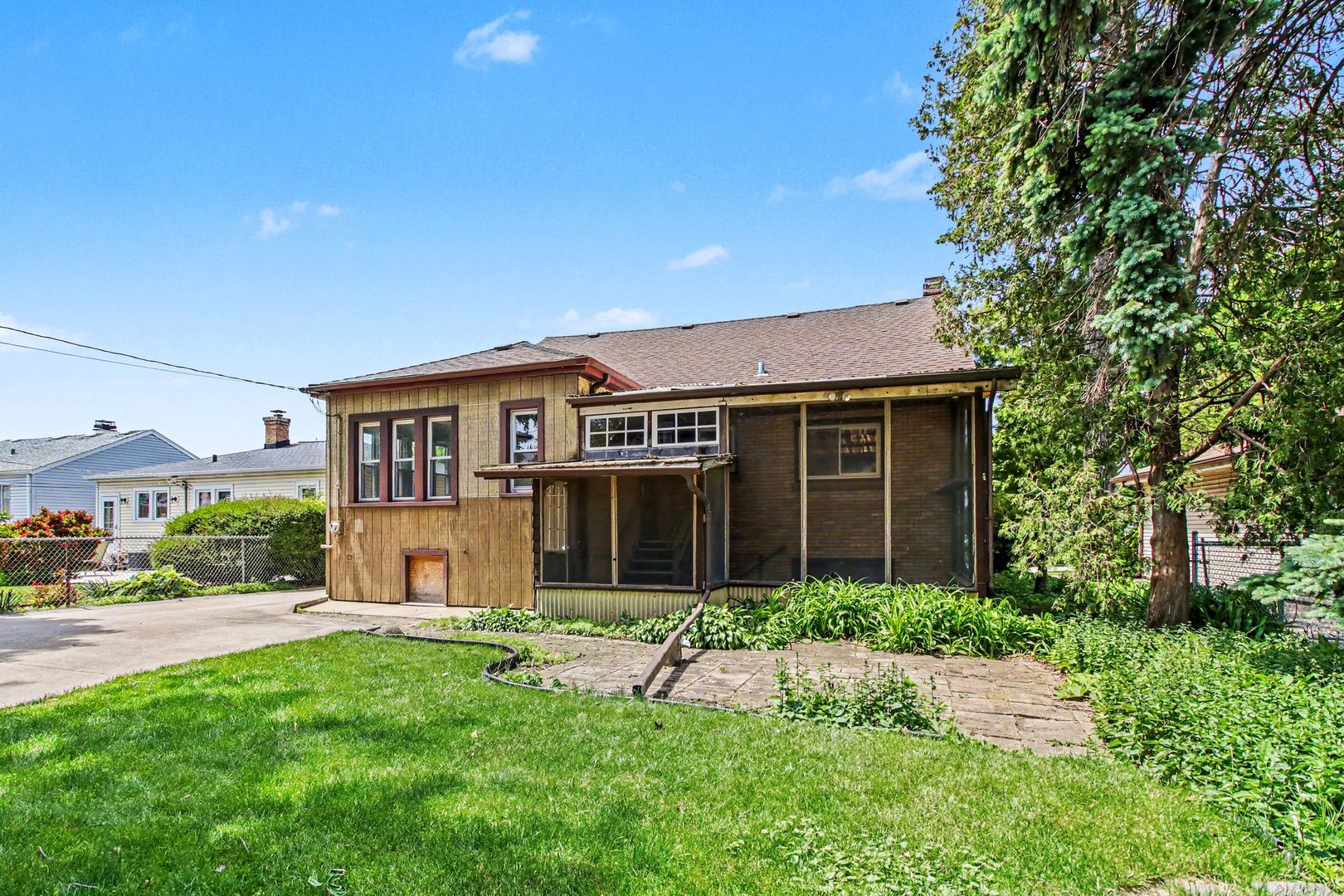 289 S Pick Avenue, Elmhurst, IL 60126