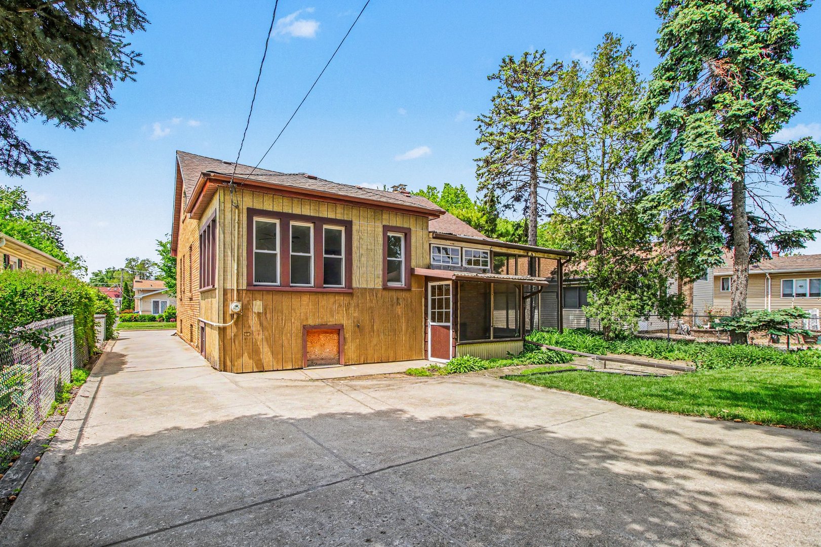 289 S Pick Avenue, Elmhurst, IL 60126