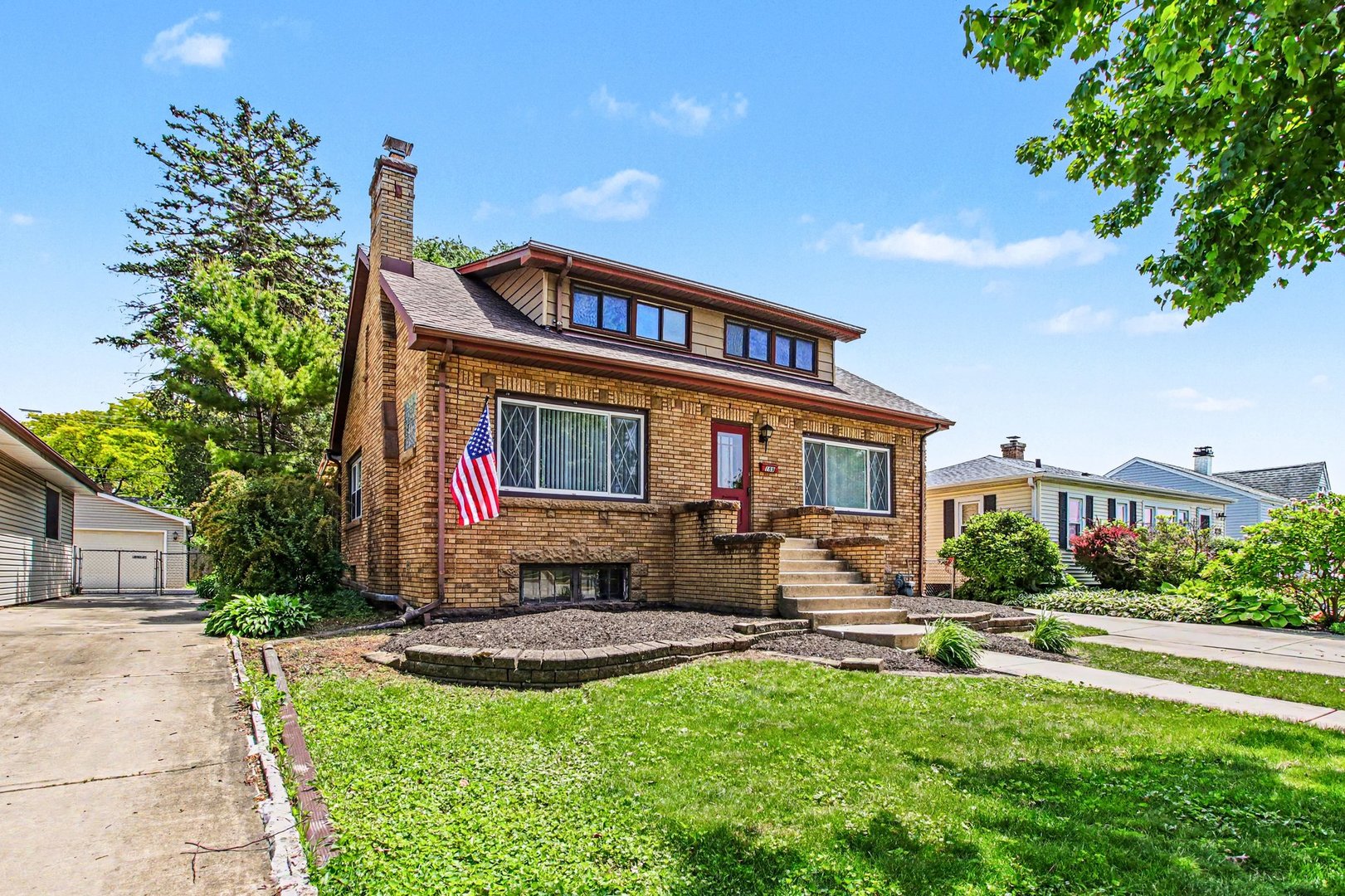 289 S Pick Avenue, Elmhurst, IL 60126