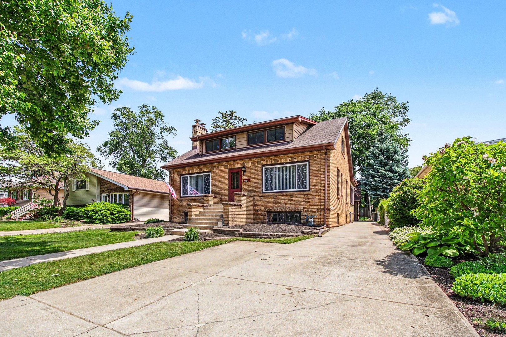 289 S Pick Avenue, Elmhurst, IL 60126