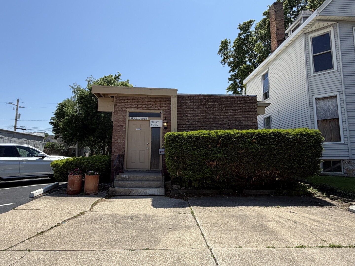 513 E Locust Street, Bloomington, IL 61701