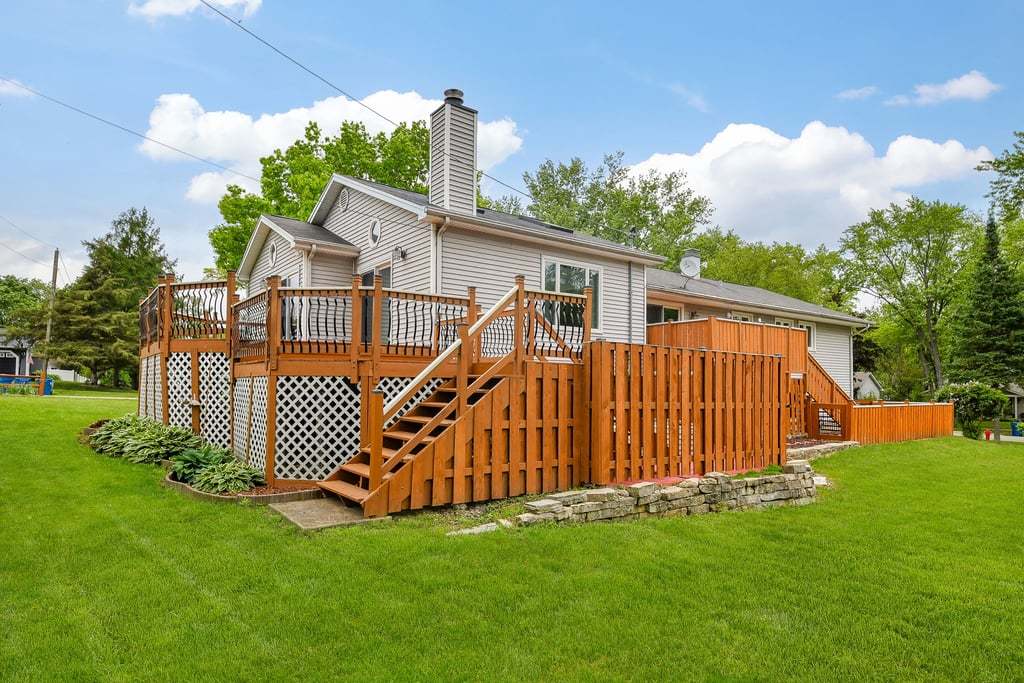 110 Oakwood Lane, Bartlett, IL 60103