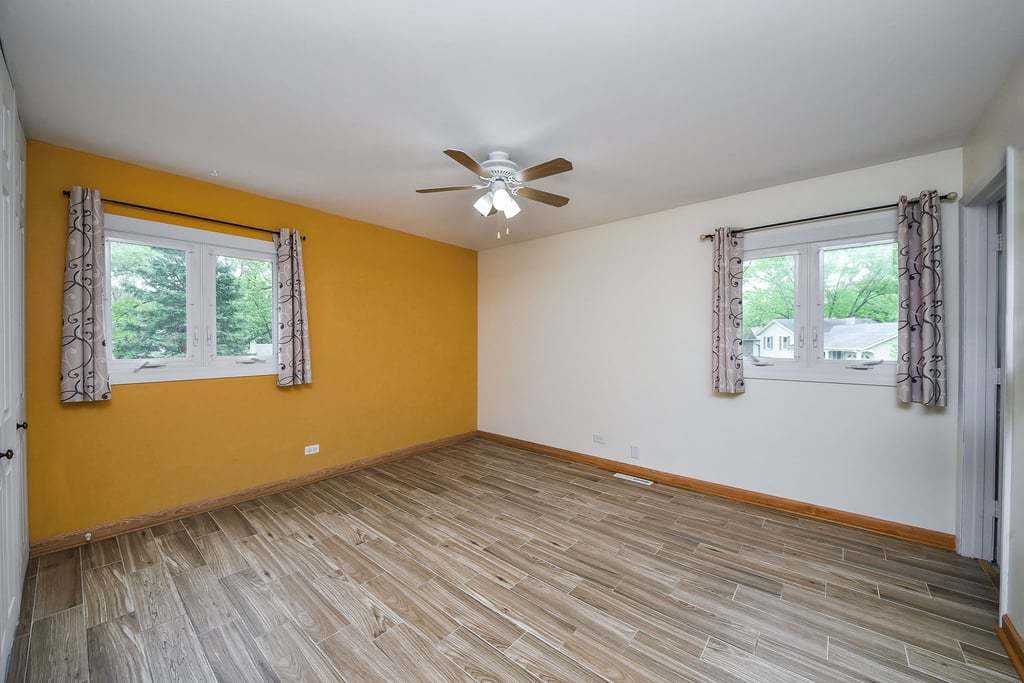 110 Oakwood Lane, Bartlett, IL 60103