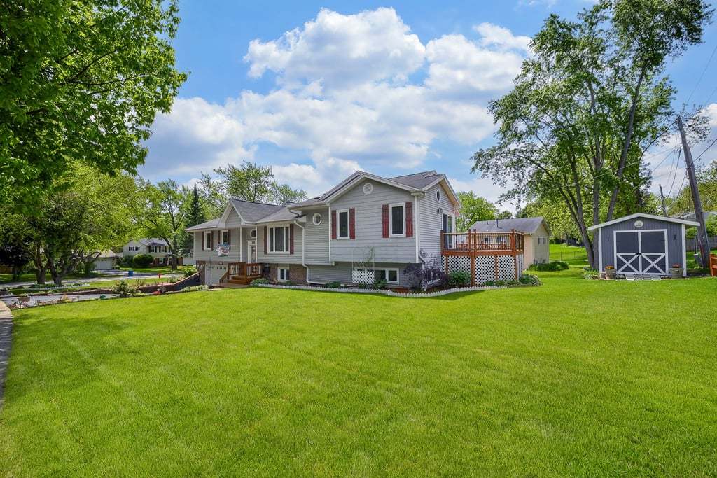 110 Oakwood Lane, Bartlett, IL 60103