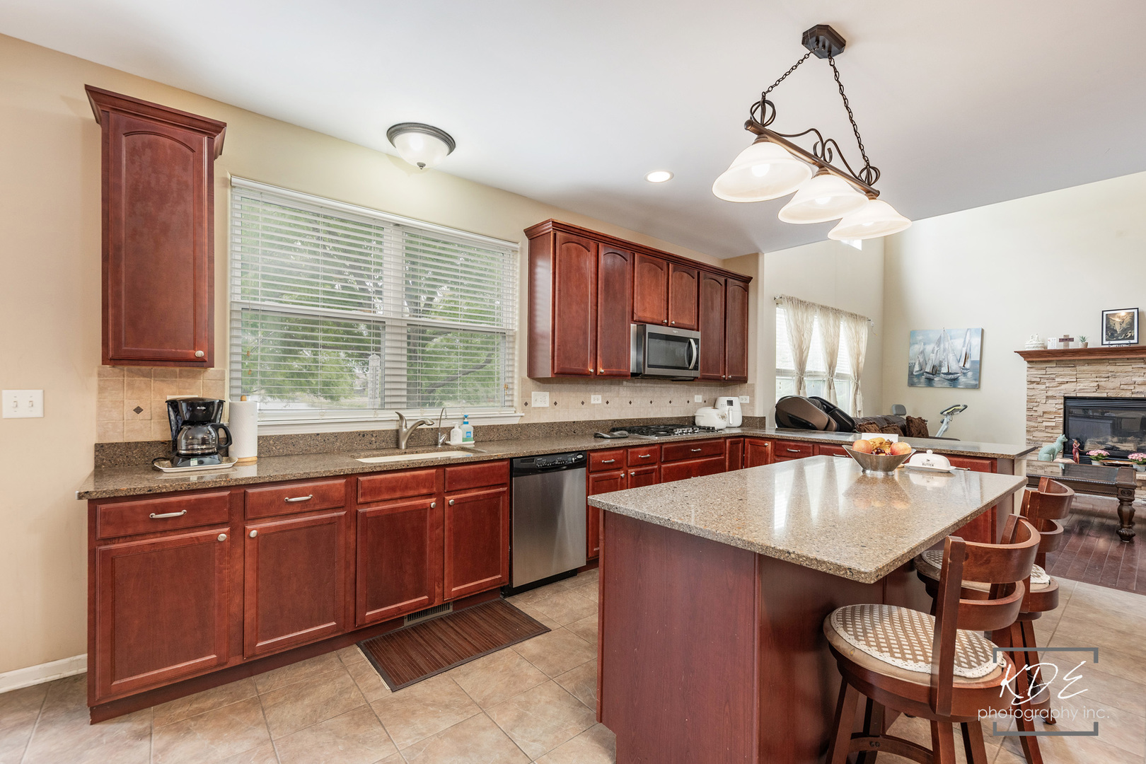 815 Preston Lane, Oswego, IL 60543