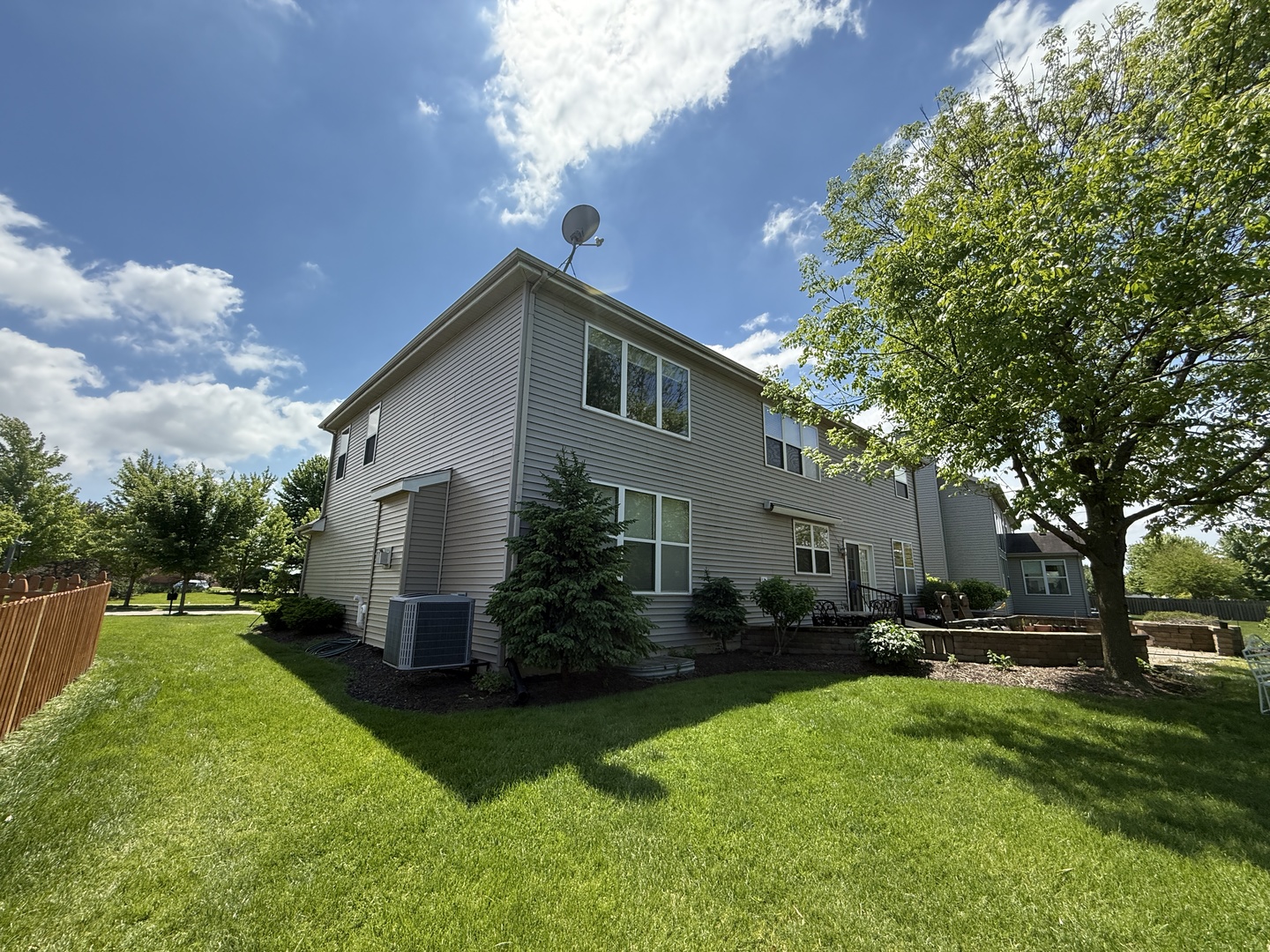 815 Preston Lane, Oswego, IL 60543