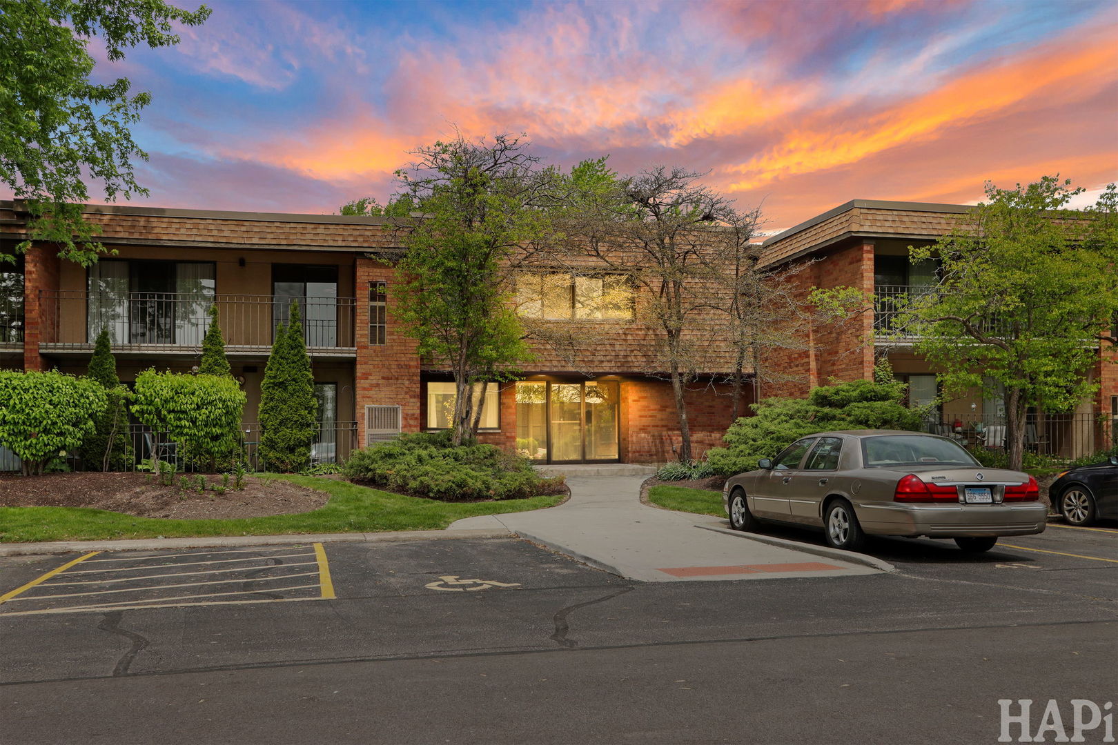 70 OLD OAK Drive #124, Buffalo Grove, IL 60089