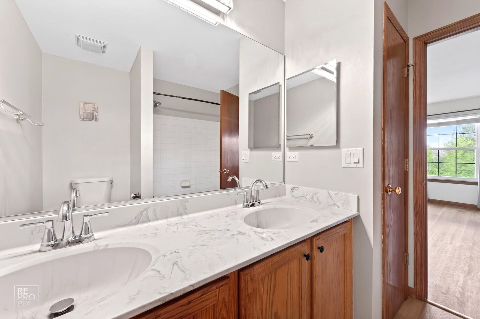 5010 Thistle Lane, Lake In The Hills, IL 60156