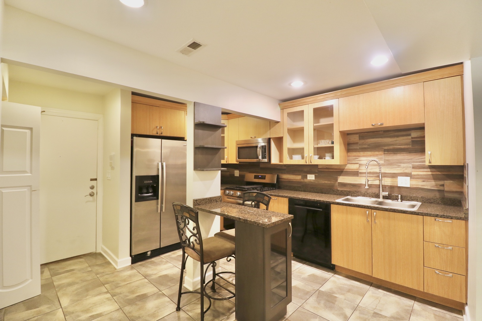 12 Oak Creek Drive #1213, Buffalo Grove, IL 60089