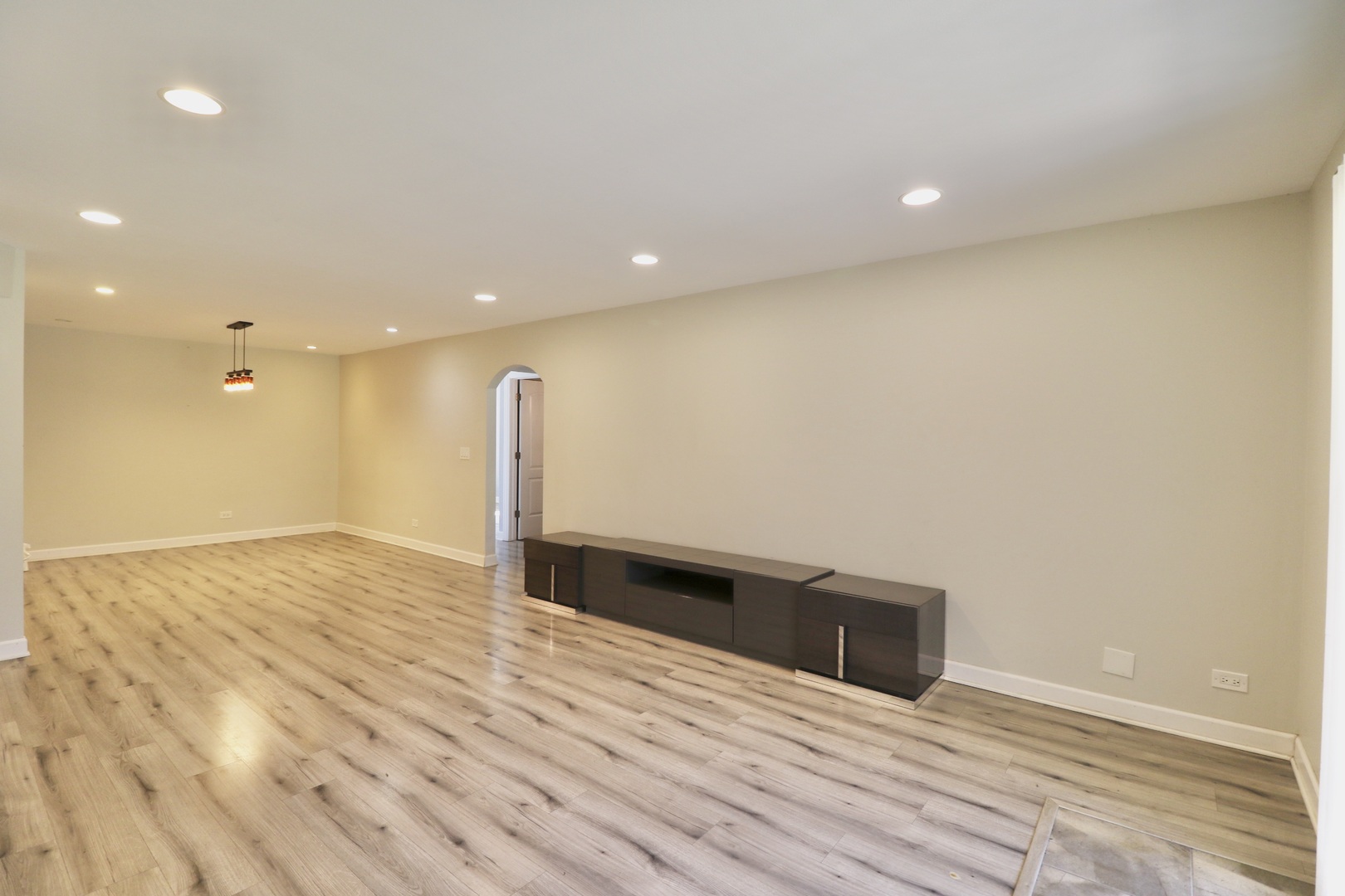 12 Oak Creek Drive #1213, Buffalo Grove, IL 60089