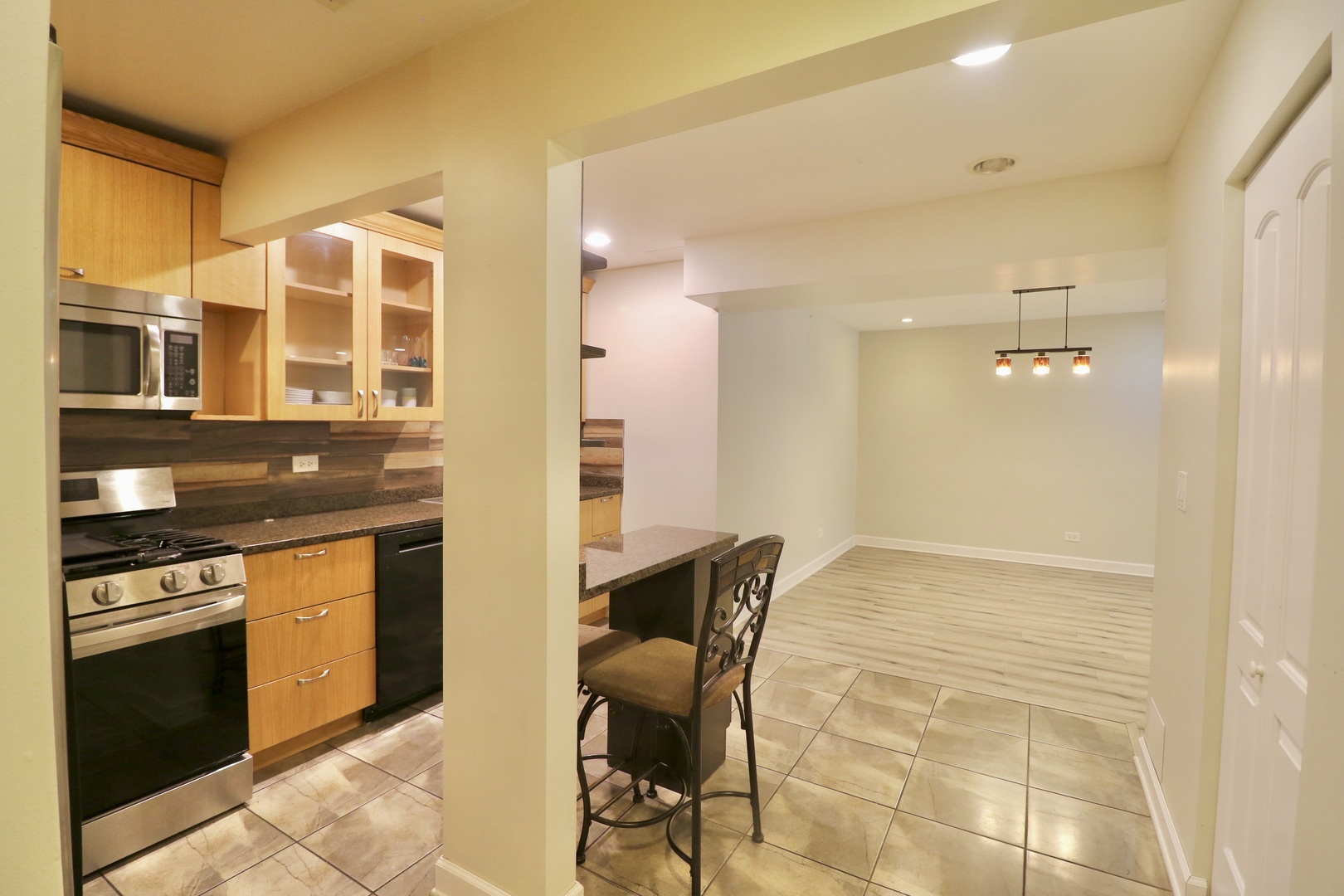 12 Oak Creek Drive #1213, Buffalo Grove, IL 60089
