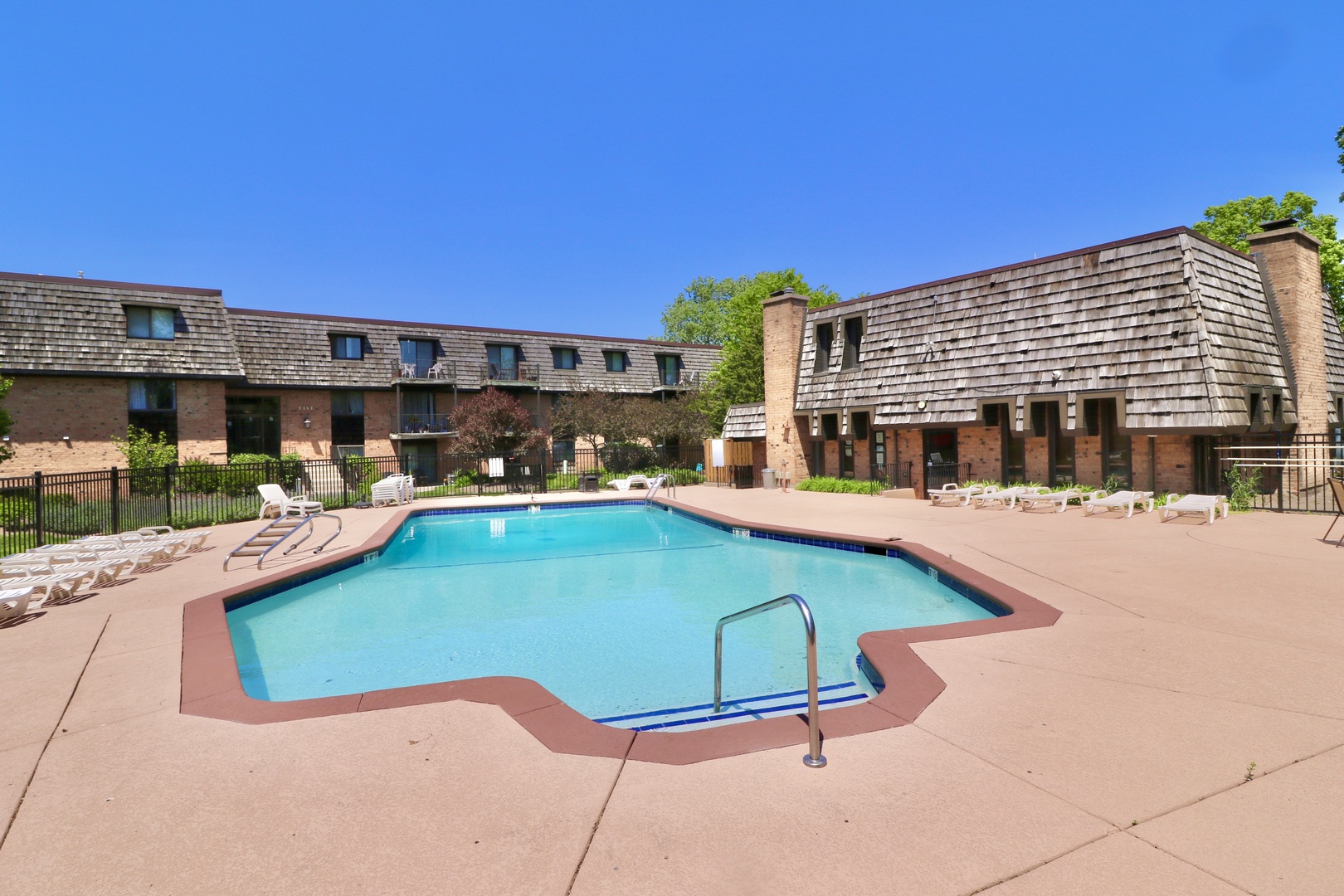 12 Oak Creek Drive #1213, Buffalo Grove, IL 60089