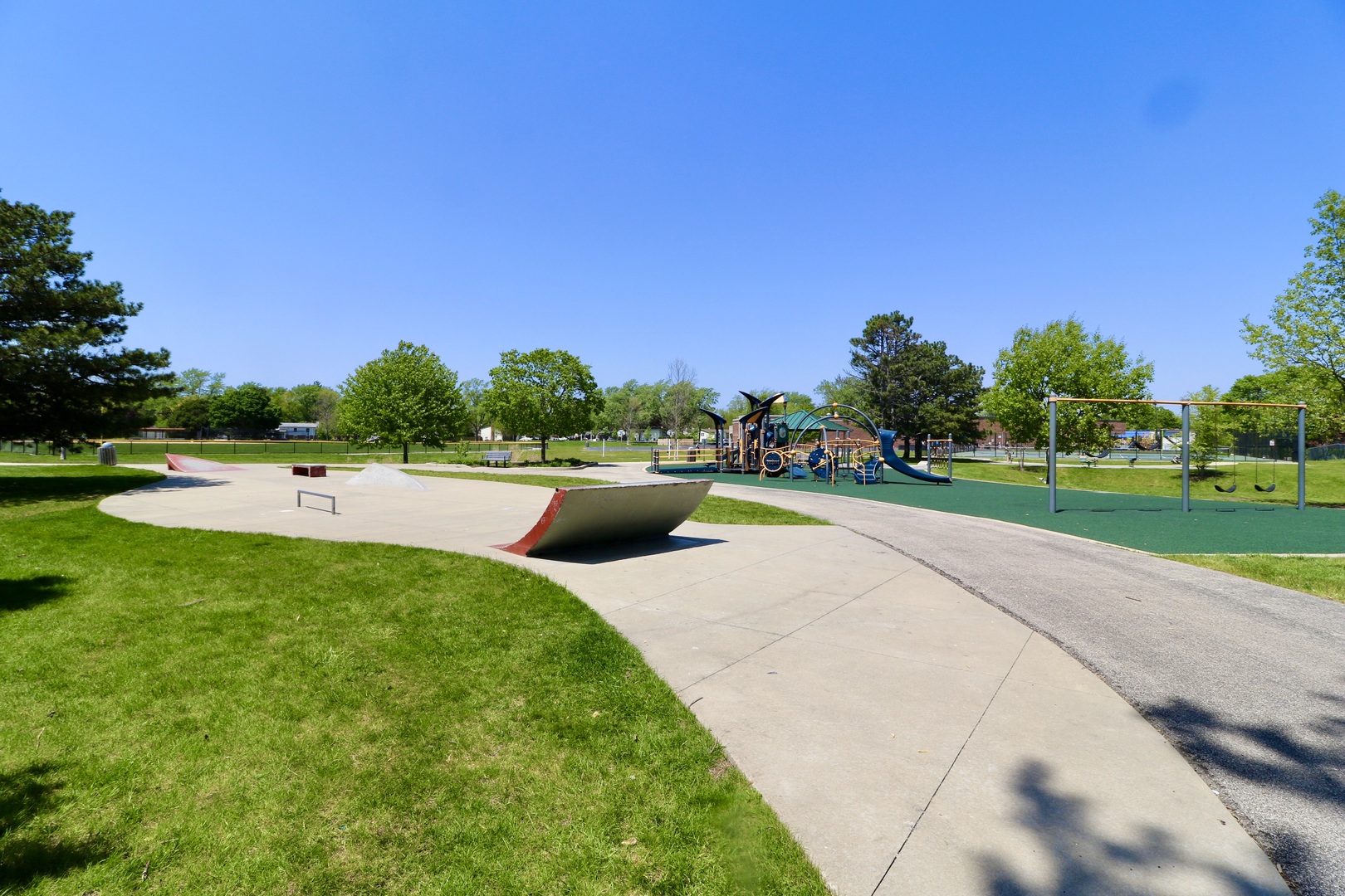 12 Oak Creek Drive #1213, Buffalo Grove, IL 60089