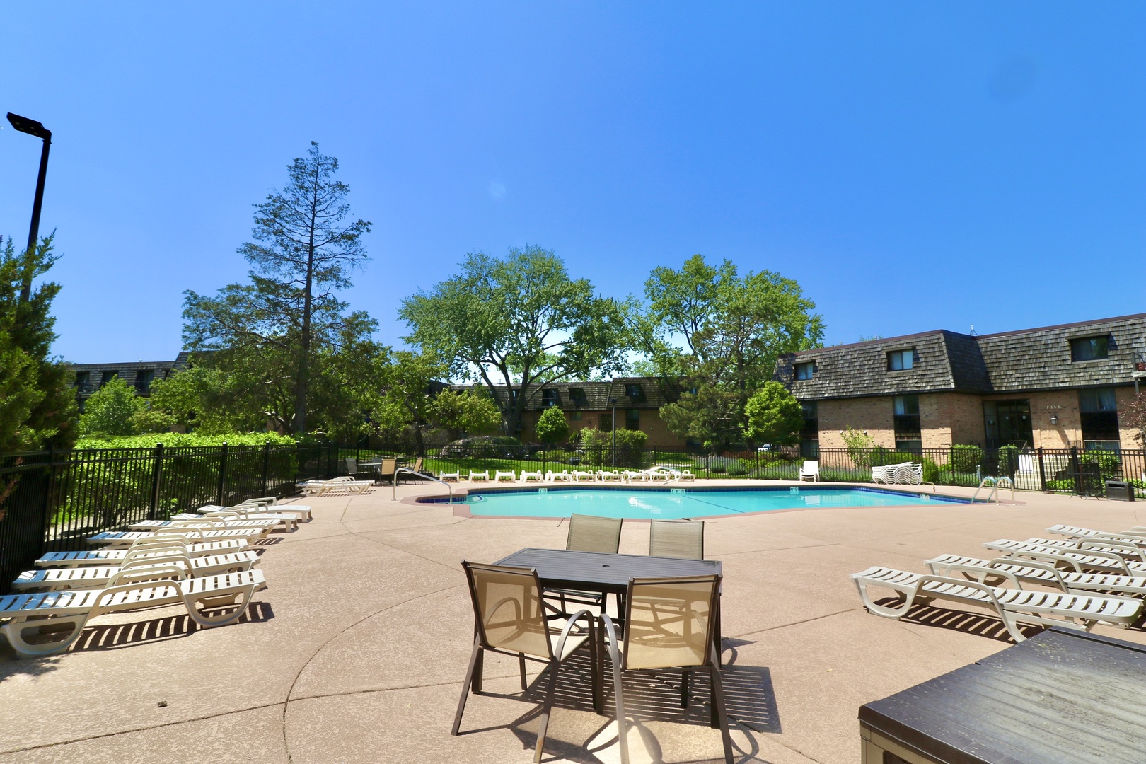 12 Oak Creek Drive #1213, Buffalo Grove, IL 60089