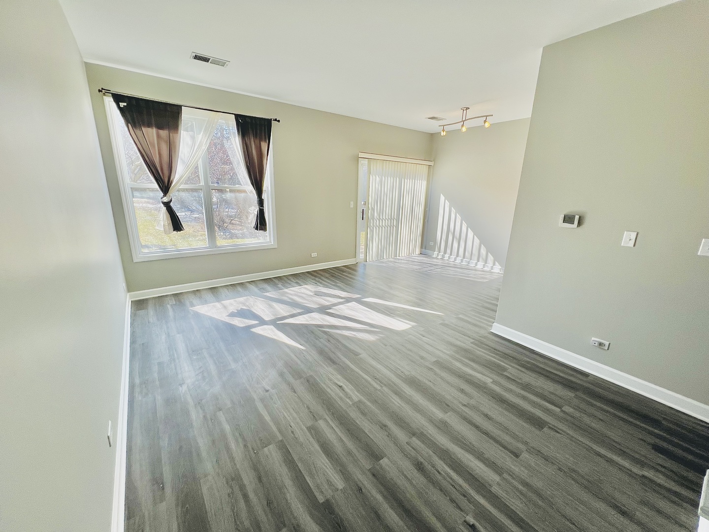 925 Sheridan Circle, Naperville, IL 60563