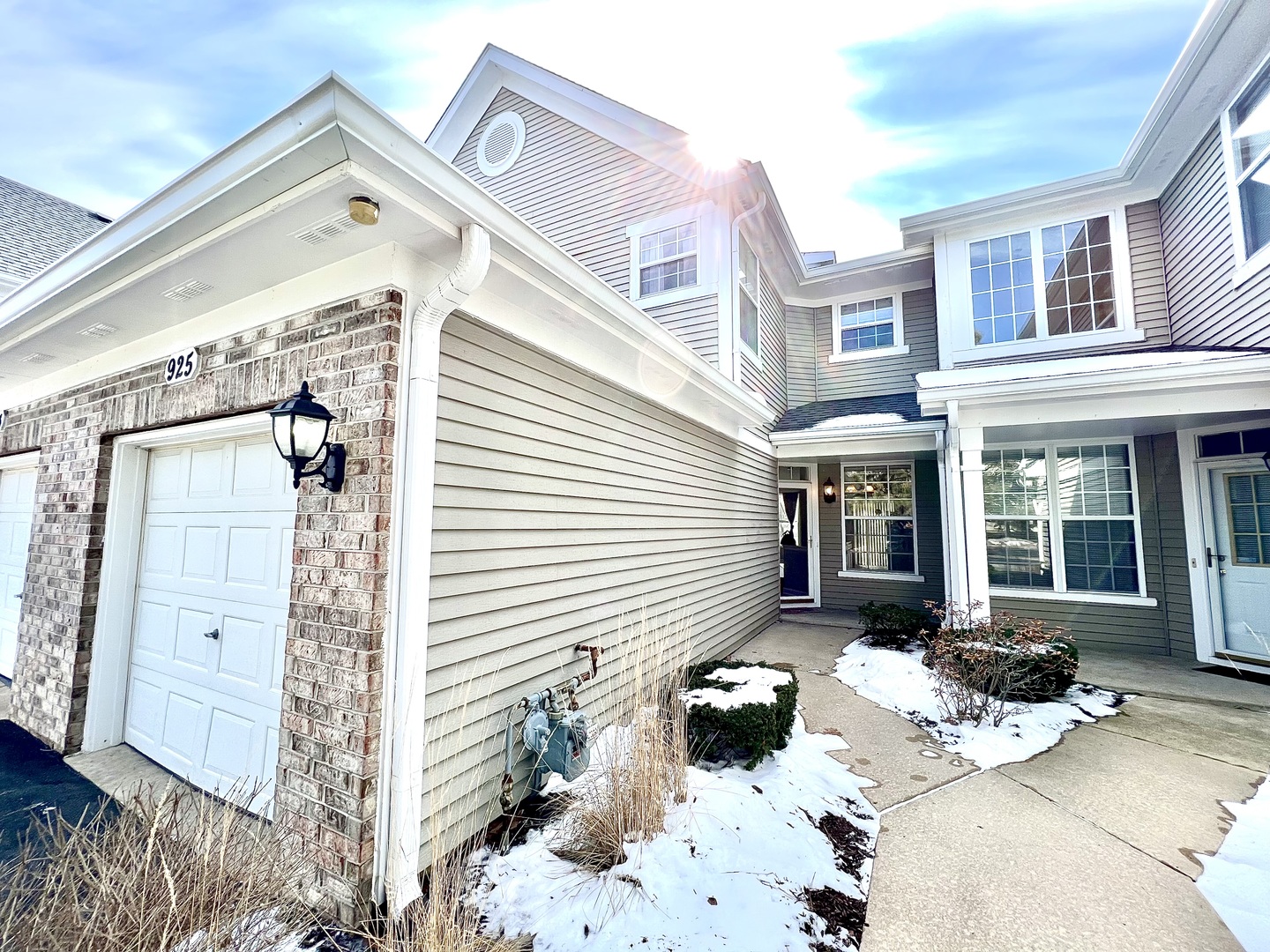 925 Sheridan Circle, Naperville, IL 60563