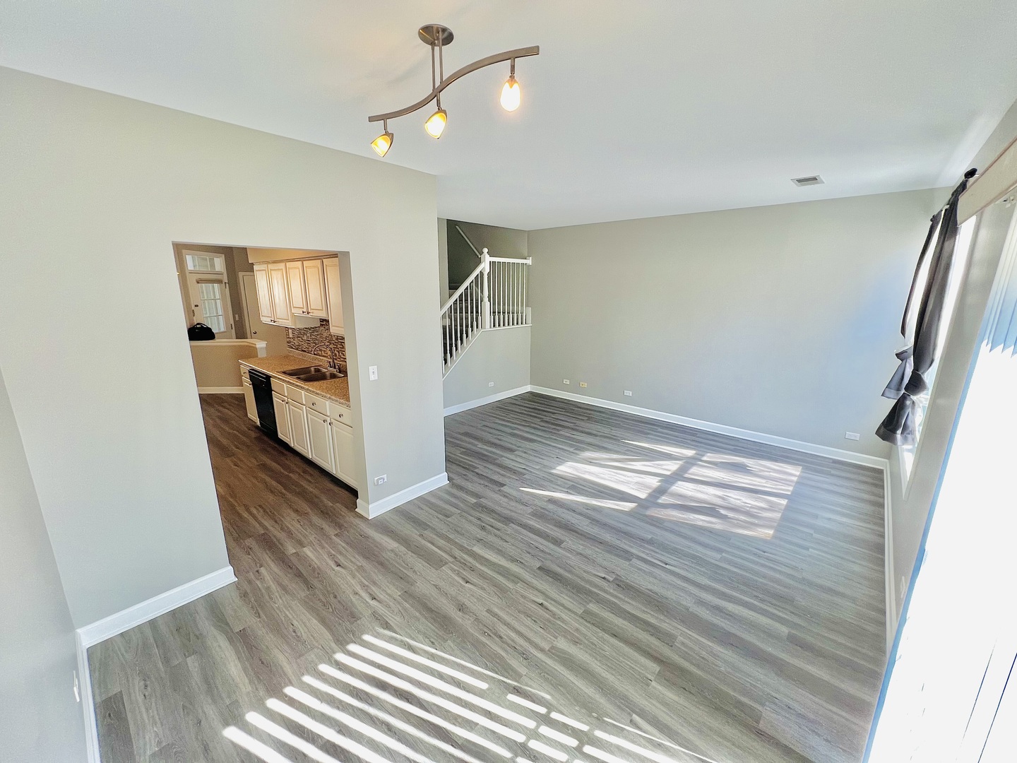 925 Sheridan Circle, Naperville, IL 60563