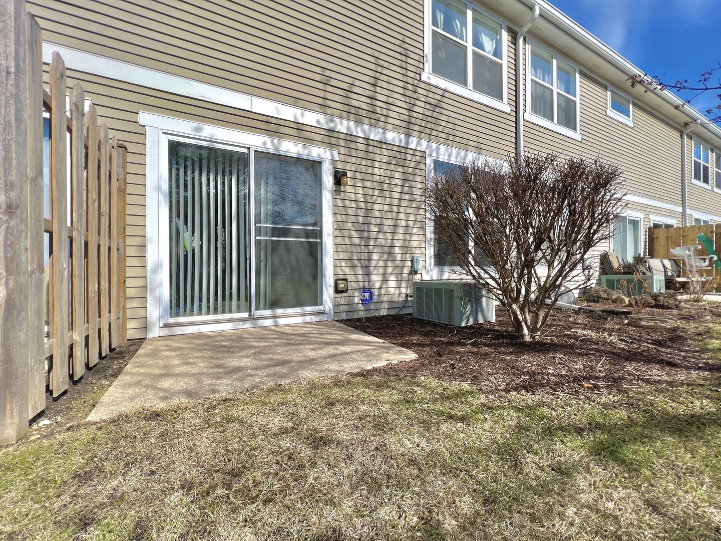 925 Sheridan Circle, Naperville, IL 60563