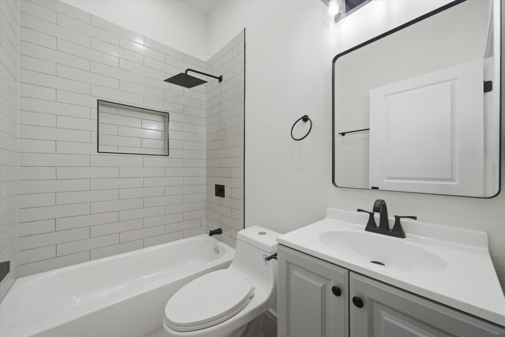 2702 W Adams Street, Chicago, IL 60612